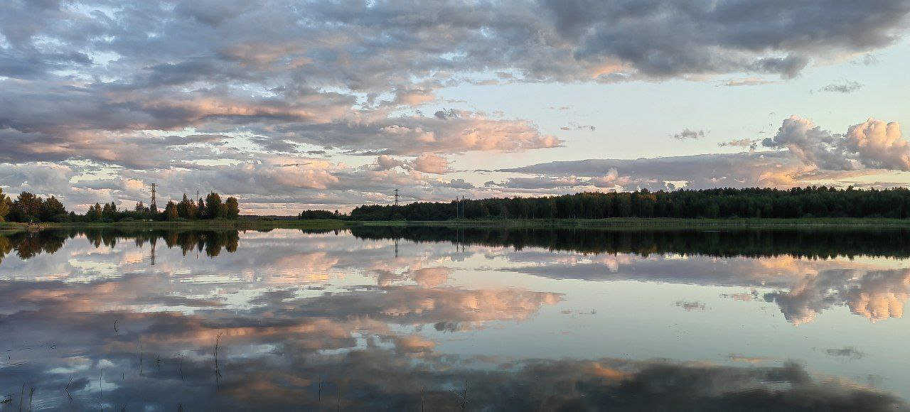 Небо растворилось в зеркале воды