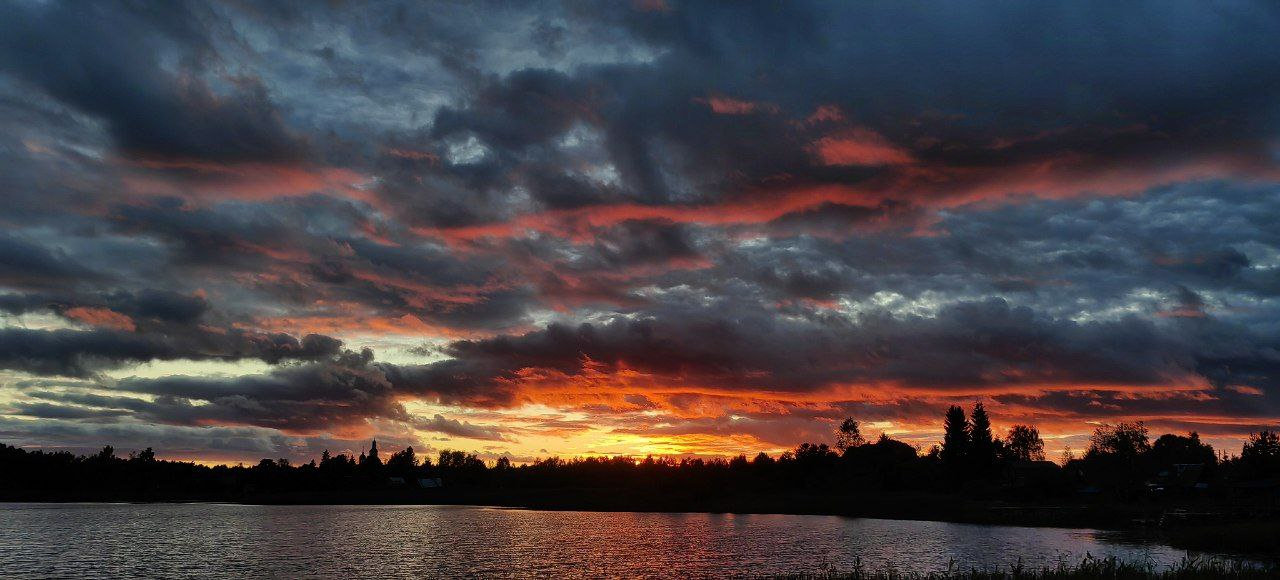 Небесный огонь над водой