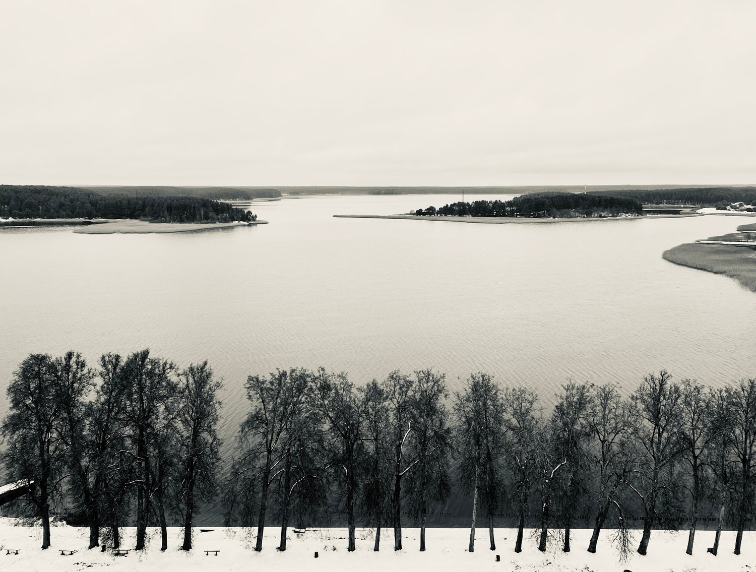 Зимняя графика: острова и тишина