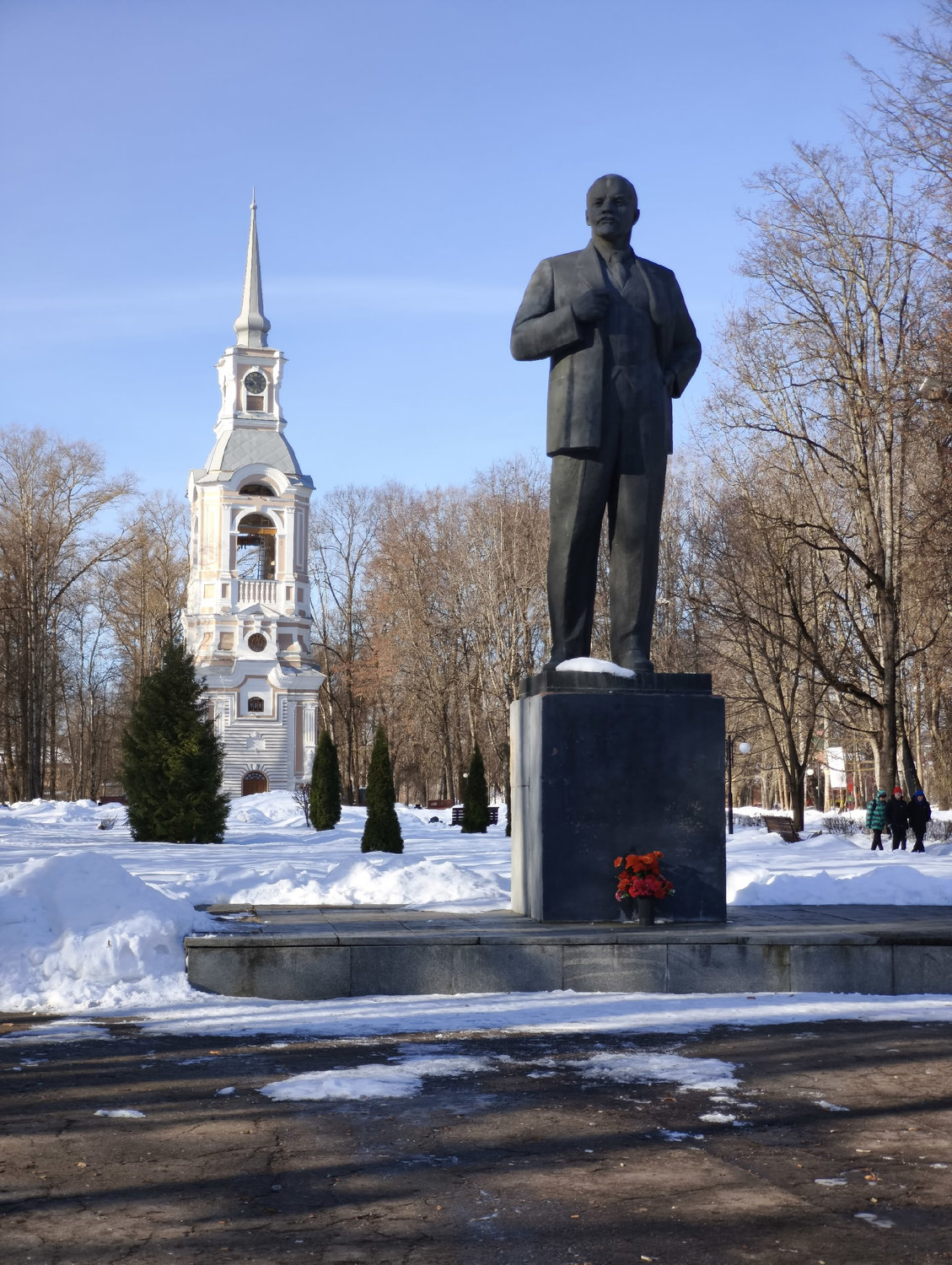 Зима в Осташкове: память и колокольня