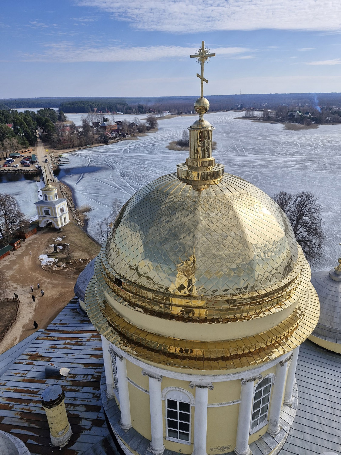 Золото над льдом, где тишина — главный звук