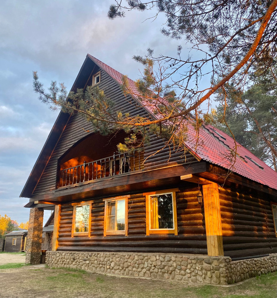 Шале среди сосен на первой линии