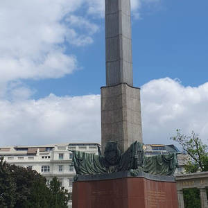 Пикейные жилеты