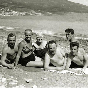 Пикейные жилеты