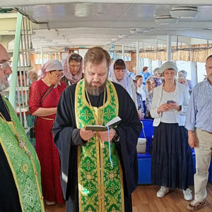 Крестный ход по Осташкову и Селигеру в честь 30-летия перенесения мощей преподобного Нила Столобенского