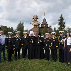 На острове Фомино открыли памятник адмиралу Ушакову
