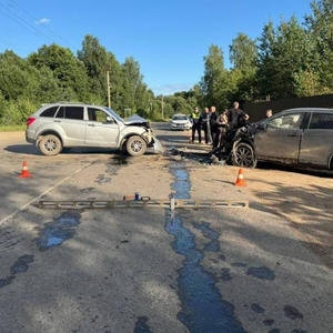 Крупное ДТП в Осташкове: пять пострадавших, включая ребёнка