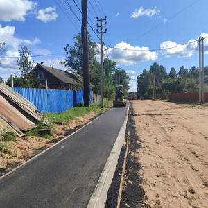 В Пено начался ремонт дороги на улице Лесная и Тиницкой дамбе