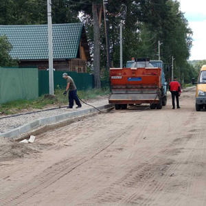 В Пено начался ремонт дороги на улице Лесная и Тиницкой дамбе