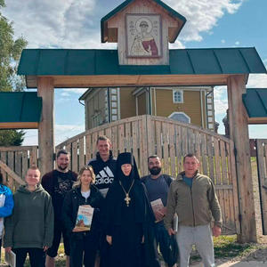Волонтёры реабилитационного центра «Весна» помогли убрать урожай в Ольгинском монастыре на истоке Волги