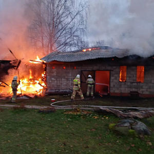 В деревне Пашутино Селижаровского округа пожар уничтожил дом и автомобиль