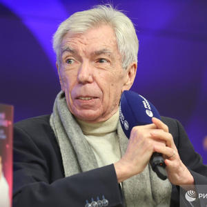 Пикейные жилеты