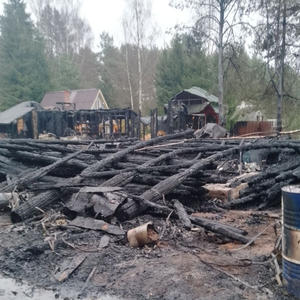 Два дома сгорели дотла в деревне Никола-Рожок на Селигере