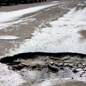 В Осташковском округе оштрафовали ответственного за разбитую дорогу между Свапуще и Залучье