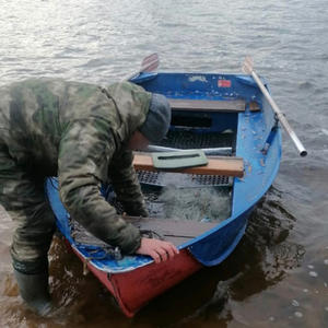 Двух браконьеров задержали на озере Стерж у деревни Палиха