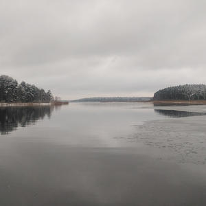 Тишина между берегами