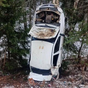 Авария на трассе М-9 в Пеновском округе: автомобиль воткнулся носом в землю
