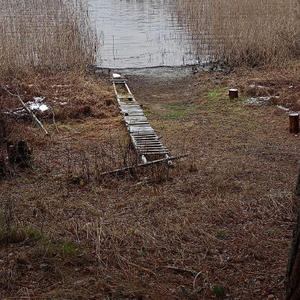 Забытая лестница к воде