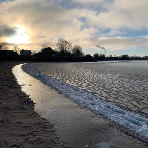 Селигер покрылся первым льдом после морозов до -9°C