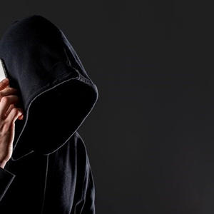 Жительница посёлка Селище стала жертвой многоэтапного мошенничества