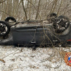 Авария на трассе Осташков — Селижарово — Ржев: машина опрокинулась в кювет
