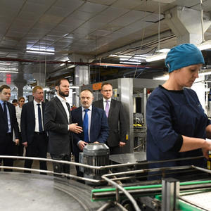 В Селижаровском округе врио губернатора посетил завод «Ратибор» — крупнейшего производителя варенья в России