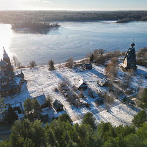 Зимний остров: где храмы стоят в снегу, а озеро спит под льдом