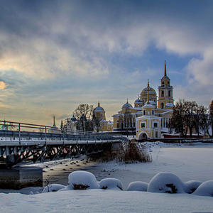Зимний свет на куполах