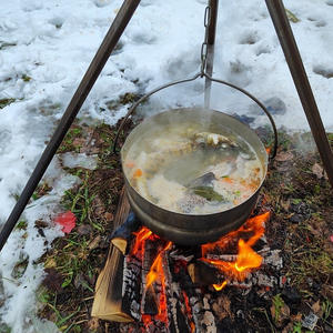 Рыбак из Осташковского района вытащил супер-окуня на Селигере и царь-щуку на Волго