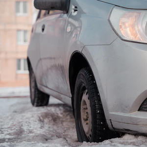 По дороге из Осташкова в Тверь девушку дважды спасли неравнодушные водители