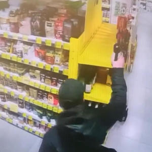 В Осташкове задержали серийного вора из супермаркетов на Ленинском проспекте