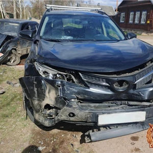 В Осташкове Daewoo Nexia после столкновения влетела в столб на улице Гагарина