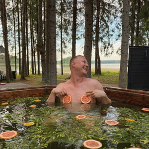 Цитрусовый ритуал под соснами