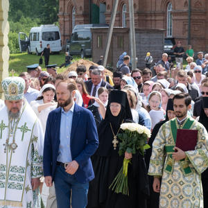 На истоке Волги в Волговерховье стартовал XXVII Волжский крестный ход