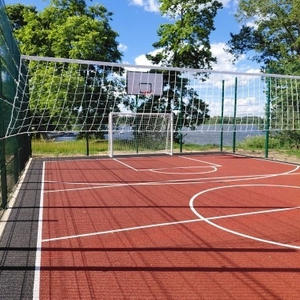 В Заречье появилась новая спортивно-игровая площадка