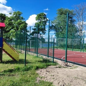 В Заречье появилась новая спортивно-игровая площадка
